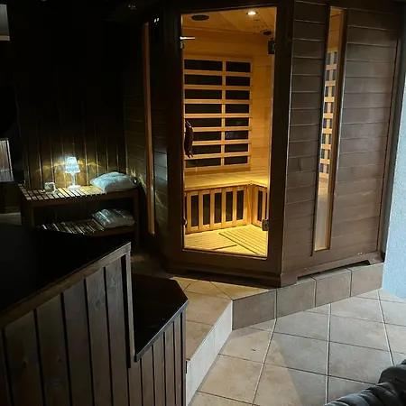 Hermitage Apartment *